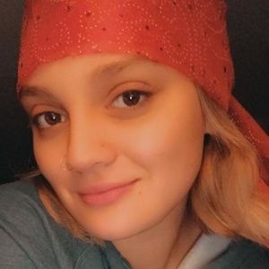 Meet your Posher, Desiree